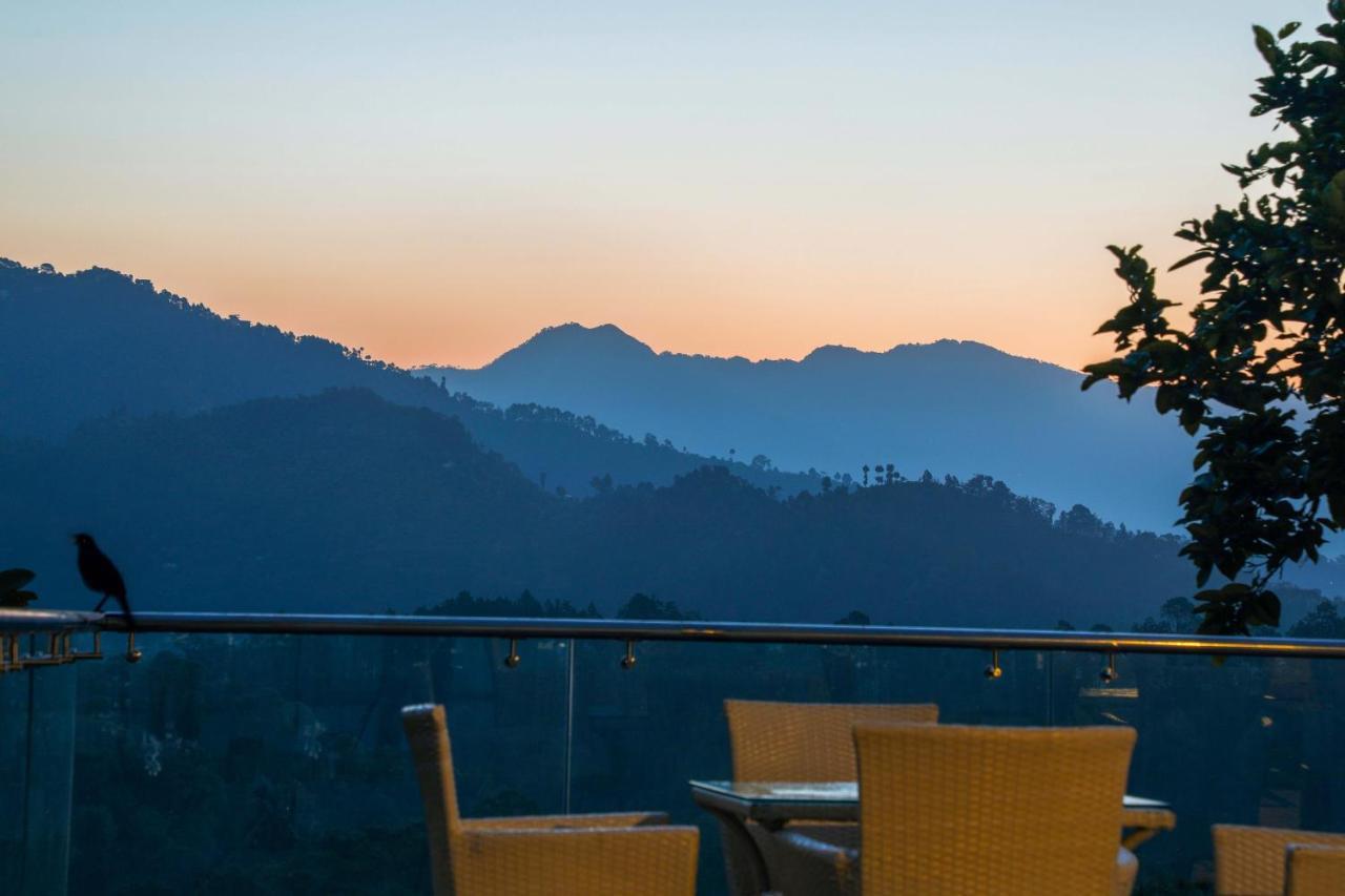 The First View Resort Lansdowne Buitenkant foto
