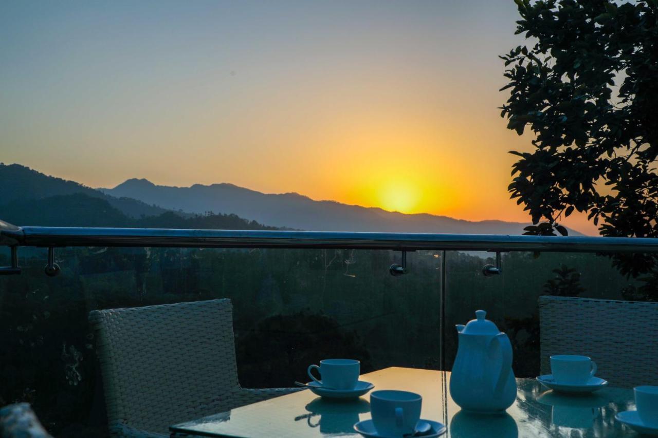 The First View Resort Lansdowne Buitenkant foto
